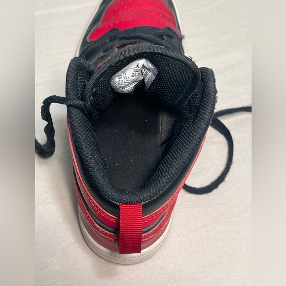 NIKE Air Jordan 1 Mid Banned 2020 Kids Size 3 - Picture 12 of 16